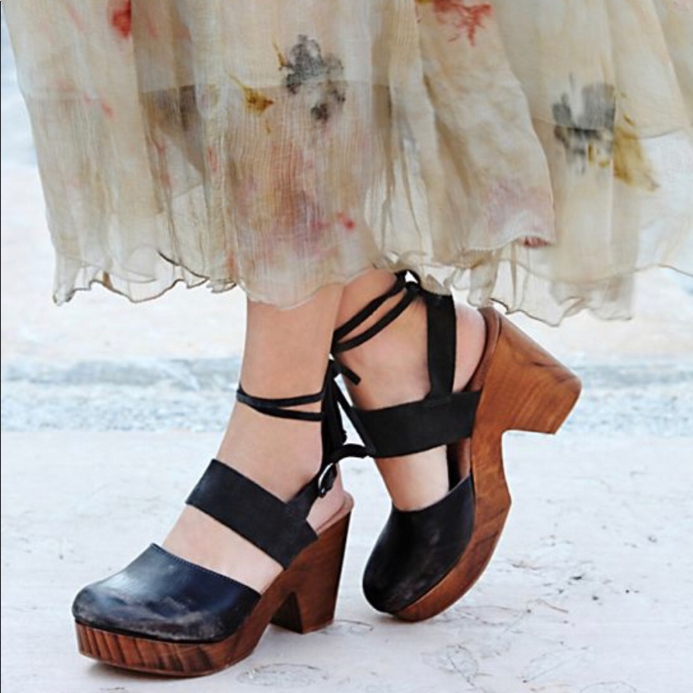 RARE free people Belmont lace up clogs